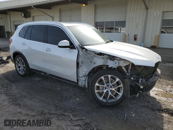 2023 BMW X5 xDrive40i with VIN 5UXCR6C04P9P97021, listed as a Copart auction lot 49247845 with 44,268 mi miles and Salvage Title. Bid and sale history available at DreamBid. Image 4.