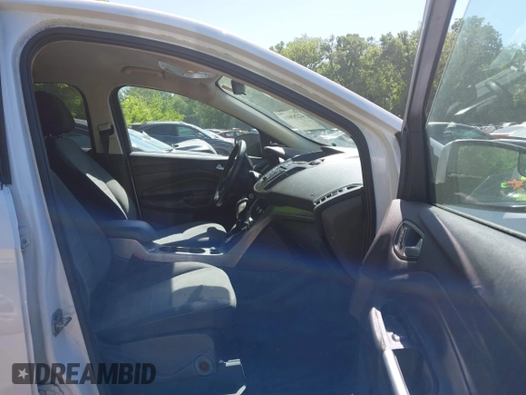 2016 Ford Escape SE z VIN 1FMCU9GX1GUC67851, wystawiony jako IAAI lot #42283011 z przebiegiem 134 458 mil mil oraz . Historia ofert i sprzedaży dostępna na DreamBid. Obrazek 5.