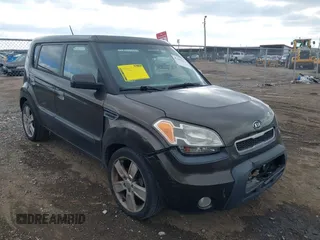 2010 Kia Soul + with VIN KNDJT2A23A7178534, listed as a IAAI auction lot 41380362 with 172,612 mi miles. Bid and sale history available at carsss.com. Image 1.