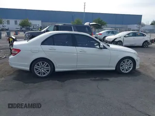 2009 Mercedes-Benz C-Class 3.0L Sport with VIN WDDGF54X49R061724, listed as a IAAI auction lot 41600801 with 91,637 mi miles. Bid and sale history available at carsss.com. Image 13.