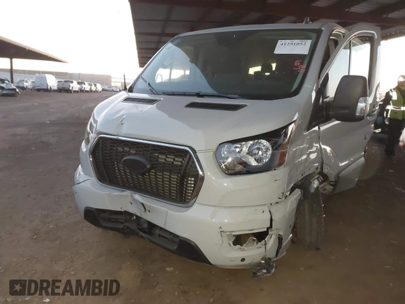 2024 Ford Transit Passenger XL with VIN 1FBAX9YG2RKA76007, listed as a IAAI auction lot 41291052 with 5,741 mi miles and . Bid and sale history available at DreamBid. Image 17.
