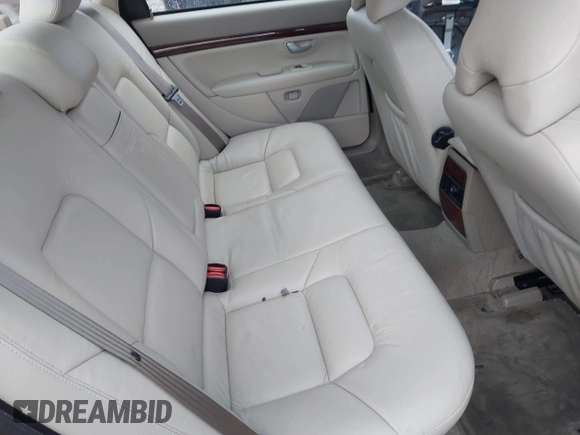 2005 Volvo S80 z VIN YV1TS592551413021, wystawiony jako IAAI lot #41700639 z przebiegiem 59 940 mil mil oraz . Historia ofert i sprzedaży dostępna na DreamBid. Obrazek 8.