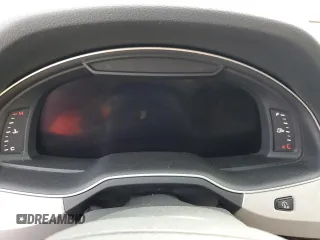 2019 Audi Q7 Premium Plus z VIN WA1LHAF79KD037702, wystawiony jako Copart lot #59628035 z przebiegiem Nie podano mil oraz Szkoda całkowita • Salvage title. Historia ofert i sprzedaży dostępna na DreamBid. Obrazek 9.