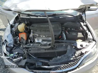 2015 Chrysler 200 Limited z VIN 1C3CCCAB4FN722433, wystawiony jako Copart lot #56233825 z przebiegiem 92 925 mil mil oraz Szkoda całkowita • Salvage title. Historia ofert i sprzedaży dostępna na DreamBid. Obrazek 11.