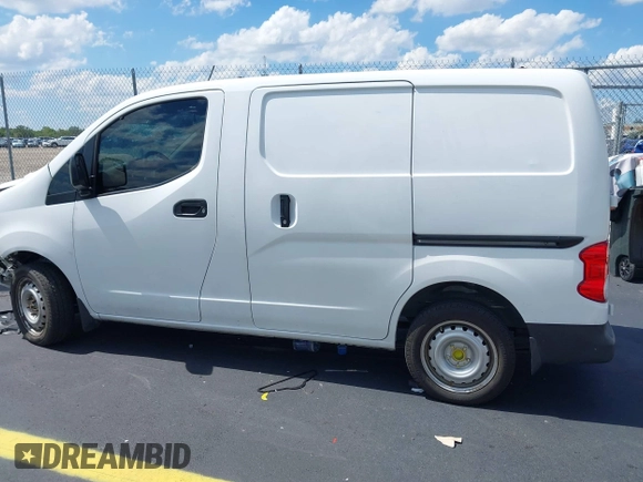 2015 Nissan NV200 SV with VIN 3N6CM0KN2FK736494, listed as a IAAI auction lot 42246762 with Not provided miles and . Bid and sale history available at DreamBid. Image 15.