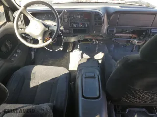 1998 Chevrolet Tahoe with VIN 3GNEK18R6WG128702, listed as a Copart auction lot 49961445 with 154,187 mi miles and Clean Title. Bid and sale history available at carsss.com. Image 8.