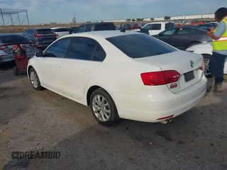 2013 Volkswagen Jetta SE с VIN 3VWDX7AJ9DM447830, выставлен на аукционе IAAI как лот 42310246 с пробегом 160 874 миль миль и . История ставок и продаж доступна на DreamBid. Изображение 3.
