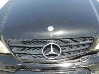 2001 Mercedes-Benz M 320/430/500 z VIN 4JGAB54E61A242946, wystawiony jako Copart lot #53629265 z przebiegiem 225 597 mil mil oraz Szkoda całkowita • Salvage title. Historia ofert i sprzedaży dostępna na DreamBid. Obrazek 13.