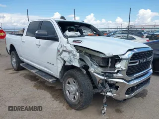 2022 Ram 2500 Big Horn с VIN 3C6UR5DJ4NG119915, выставлен на аукционе IAAI как лот 42206890 с пробегом 77 269 миль миль и . История ставок и продаж доступна на DreamBid. Изображение 6.