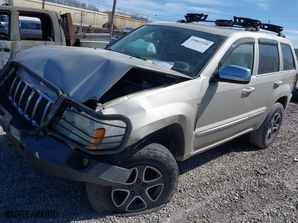 2006 Jeep Grand Cherokee Overland with VIN 1J8HR68256C358437, listed as a IAAI auction lot 41662320 with 172,296 mi miles. Bid and sale history available at carsss.com. Image 2.