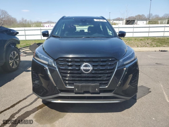 2024 Nissan Kicks SR with VIN 3N1CP5DV3RL492425, listed as a Copart auction lot 54416975 with 32,955 mi miles and Clean Title. Bid and sale history available at carsss.com. Image 5.