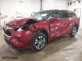 2021 Toyota Highlander XLE with VIN 5TDHZRBHXMS148904, listed as a IAAI auction lot 41750091 with 50,791 mi miles. Bid and sale history available at carsss.com. Image 2.