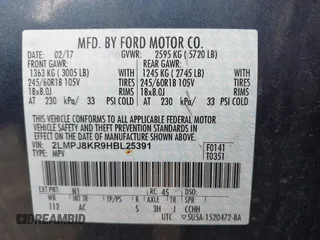 2017 Lincoln MKX Select with VIN 2LMPJ8KR9HBL25391, listed as a IAAI auction lot 41501001 with 101,696 mi miles. Bid and sale history available at carsss.com. Image 9.