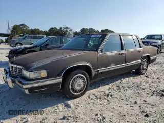 1991 Cadillac DeVille z VIN 1G6CD53BXM4216760, wystawiony jako Copart lot #75188074 z przebiegiem 93 170 mil mil oraz Czysty tytuł • Clean title. Historia ofert i sprzedaży dostępna na DreamBid. Obrazek 1.