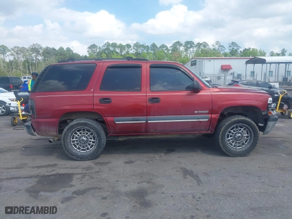 2002 Chevrolet Tahoe LT with VIN 1GNEC13ZX2R326813, listed as a IAAI auction lot 41918241 with 278,409 mi miles. Bid and sale history available at carsss.com. Image 13.
