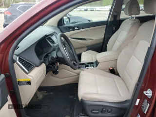 2017 Hyundai Tucson SE z VIN KM8J3CA4XHU446106, wystawiony jako Copart lot #57029075 z przebiegiem 97 890 mil mil oraz Szkody całkowita. Historia ofert i sprzedaży dostępna na DreamBid. Obrazek 7.