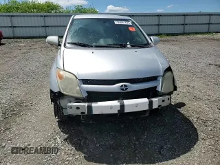 2006 Scion xA z VIN JTKKT624960165579, wystawiony jako Copart lot #55891475 z przebiegiem 81 165 mil mil oraz Szkoda całkowita • Salvage title. Historia ofert i sprzedaży dostępna na DreamBid. Obrazek 13.