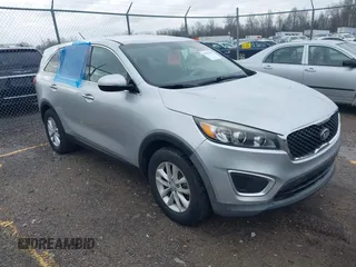 2018 Kia Sorento LX z VIN 5XYPG4A34JG378652, wystawiony jako IAAI lot #41802804 z przebiegiem 178 369 mil mil oraz . Historia ofert i sprzedaży dostępna na DreamBid. Obrazek 1.