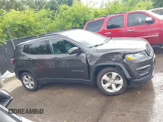 2018 Jeep Compass Latitude with VIN 3C4NJCBB3JT268094, listed as a IAAI auction lot 42487642 with 111,652 mi miles and . Bid and sale history available at DreamBid. Image 13.