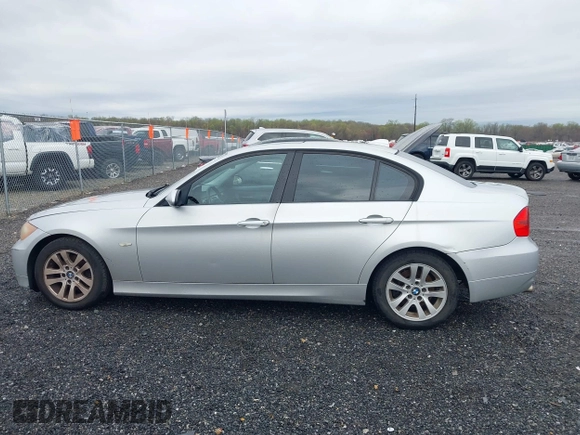 2007 BMW 3 Series 328i with VIN WBAVA33557PG53078, listed as a IAAI auction lot 41936187 with 186,492 mi miles. Bid and sale history available at carsss.com. Image 14.