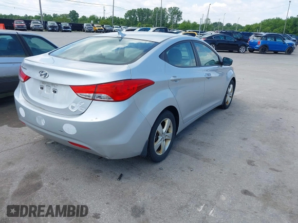 2013 Hyundai Elantra Limited z VIN 5NPDH4AE1DH284131, wystawiony jako IAAI lot #42454008 z przebiegiem 135 076 mil mil oraz . Historia ofert i sprzedaży dostępna na DreamBid. Obrazek 4.