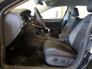 2024 Volkswagen Jetta SE with VIN 3VWEM7BU7RM047598, listed as a Copart auction lot 62073545 with 18,603 mi miles and Salvage title. Bid and sale history available at DreamBid. Image 7.