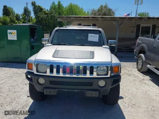 2006 Hummer H3 with VIN 5GTDN136768104397, listed as a IAAI auction lot 42020632 with 127,233 mi miles. Bid and sale history available at carsss.com. Image 6.