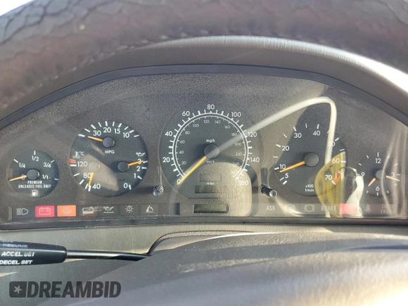 1997 Mercedes-Benz SL 500 z VIN WDBFA63F1VF151359, wystawiony jako Copart lot #76164124 z przebiegiem 98 760 mil mil oraz Czysty tytuł • Clean title. Historia ofert i sprzedaży dostępna na DreamBid. Obrazek 9.