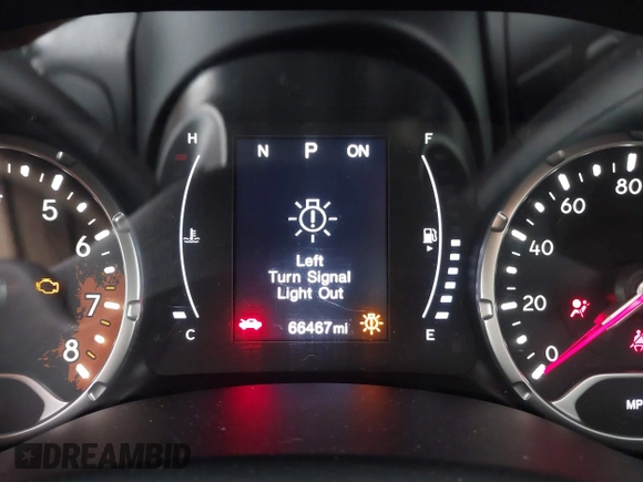 2018 Jeep Renegade Latitude z VIN ZACCJBBBXJPH73509, wystawiony jako IAAI lot #41953610 z przebiegiem 66 467 mil mil oraz . Historia ofert i sprzedaży dostępna na DreamBid. Obrazek 16.
