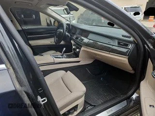 2012 BMW 7 Series 750Li xDrive с VIN WBAKC8C58CC435970, выставлен на аукционе Copart как лот 60091585 с пробегом 129 273 миль миль и Чистый • Clean title. История ставок и продаж доступна на DreamBid. Изображение 5.
