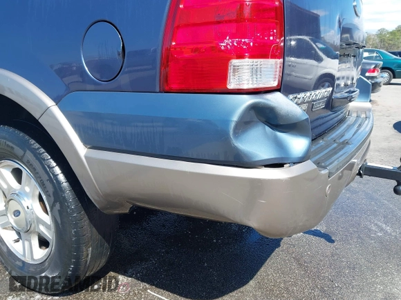 2003 Ford Expedition Eddie Bauer with VIN 1FMFU17L83LB41353, listed as a IAAI auction lot 41799881 with 252,964 mi miles. Bid and sale history available at carsss.com. Image 6.