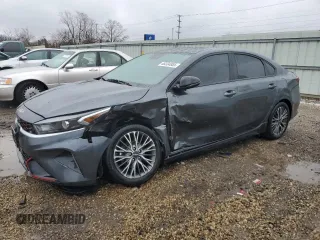 2022 Kia Forte GT-Line with VIN 3KPF54AD6NE439819, listed as a Copart auction lot 48334985 with 64,393 mi miles and Salvage Title. Bid and sale history available at carsss.com. Image 1.