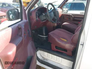 1997 Chevrolet Astro Cargo Van with VIN 1GCDM19WXVB186404, listed as a IAAI auction lot 41634579 with 277,674 mi miles. Bid and sale history available at carsss.com. Image 5.