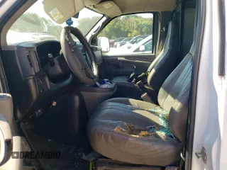 2006 GMC Savana z VIN 1GTHG392261122916, wystawiony jako Copart lot #74910744 z przebiegiem Nie podano mil oraz Szkoda całkowita • Salvage title. Historia ofert i sprzedaży dostępna na DreamBid. Obrazek 7.