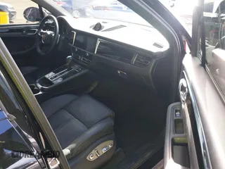 2022 Porsche Macan with VIN WP1AA2A56NLB01345, listed as a IAAI auction lot 41575471 with 22,445 mi miles. Bid and sale history available at carsss.com. Image 5.