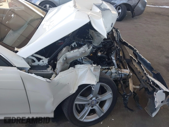 2013 Mercedes-Benz C 250 с VIN WDDGJ4HBXDG032143, выставлен на аукционе IAAI как лот 42517710 с пробегом Не указан миль и . История ставок и продаж доступна на DreamBid. Изображение 6.