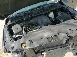 2024 Ram 1500 Express z VIN 1C6RR6KG5RS197363, wystawiony jako Copart lot #90041755 z przebiegiem 17 057 mil mil oraz Szkoda całkowita • Salvage title. Historia ofert i sprzedaży dostępna na DreamBid. Obrazek 13.