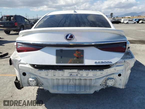 2021 Lexus ES with VIN 58ACA1C10MU009840, listed as a Copart auction lot 71787894 with 32,940 mi miles and Salvage Title. Bid and sale history available at carsss.com. Image 6.