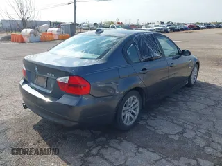 2006 BMW 3 Series 325i с VIN WBAVB13546PT26281, выставлен на аукционе IAAI как лот 42443724 с пробегом 55 310 миль миль и . История ставок и продаж доступна на DreamBid. Изображение 4.