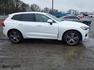 2020 Volvo XC60 Momentum with VIN YV4102DK8L1522348, listed as a IAAI auction lot 41729535 with 43,833 mi miles. Bid and sale history available at carsss.com. Image 13.