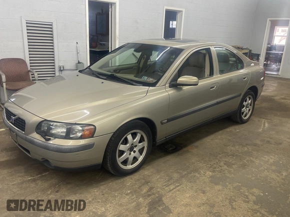2004 Volvo S60 with VIN YV1RH59H042394920, listed as a Copart auction lot 83572644 with 131,007 mi miles and Clean Title. Bid and sale history available at carsss.com. Image 2.