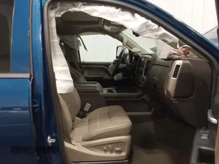 2015 GMC Sierra 2500HD Denali z VIN 1GT120E86FF655301, wystawiony jako IAAI lot #41965001 z przebiegiem 74 136 mil mil oraz . Historia ofert i sprzedaży dostępna na DreamBid. Obrazek 5.
