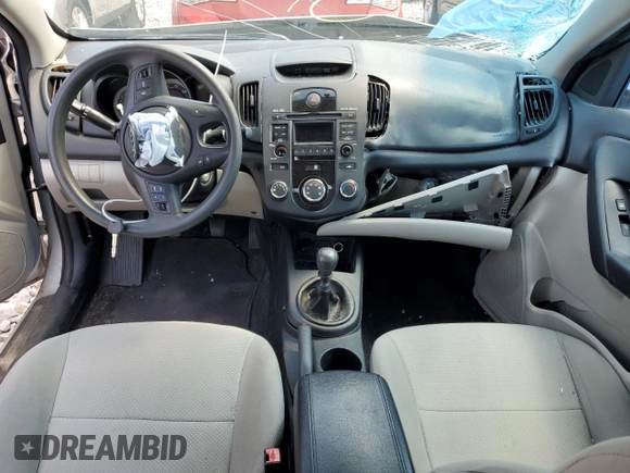 2010 Kia Forte EX z VIN KNAFU4A21A5066595, wystawiony jako Copart lot #53303195 z przebiegiem 190 992 mil mil oraz Nie do naprawy. Historia ofert i sprzedaży dostępna na DreamBid. Obrazek 8.