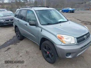 2005 Toyota RAV4 with VIN JTEHD20VX56046580, listed as a IAAI auction lot 41881318 with 155,541 mi miles. Bid and sale history available at carsss.com. Image 1.
