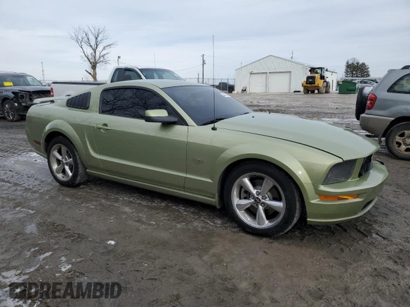 2006 Ford Mustang GT Deluxe z VIN 1ZVFT82H065255386, wystawiony jako Copart lot #44912665 z przebiegiem 114 330 mil mil oraz Szkoda całkowita • Salvage title. Historia ofert i sprzedaży dostępna na DreamBid. Obrazek 4.