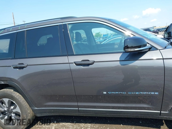 2022 Jeep Grand Cherokee with VIN 1C4RJYB67N8716360, listed as a IAAI auction lot 42464479 with 17,208 mi miles and . Bid and sale history available at DreamBid. Image 13.