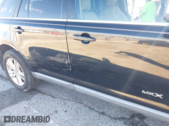 2008 Lincoln MKX with VIN 2LMDU68C78BJ24218, listed as a IAAI auction lot 41227522 with 180,137 mi miles. Bid and sale history available at carsss.com. Image 6.