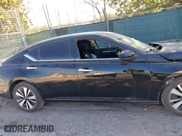 2019 Nissan Altima 2.5 SL with VIN 1N4BL4EV8KC255630, listed as a IAAI auction lot 41394649 with 111,728 mi miles. Bid and sale history available at carsss.com. Image 13.