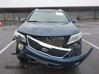 2015 Kia Sorento LX with VIN 5XYKT4A63FG590482, listed as a IAAI auction lot 41477333 with 207,079 mi miles. Bid and sale history available at carsss.com. Image 12.