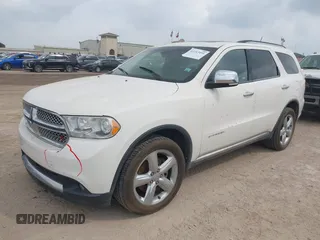 2011 Dodge Durango Citadel z VIN 1D4SD5GTXBC663963, wystawiony jako IAAI lot #42163491 z przebiegiem 188 277 mil mil oraz . Historia ofert i sprzedaży dostępna na DreamBid. Obrazek 17.